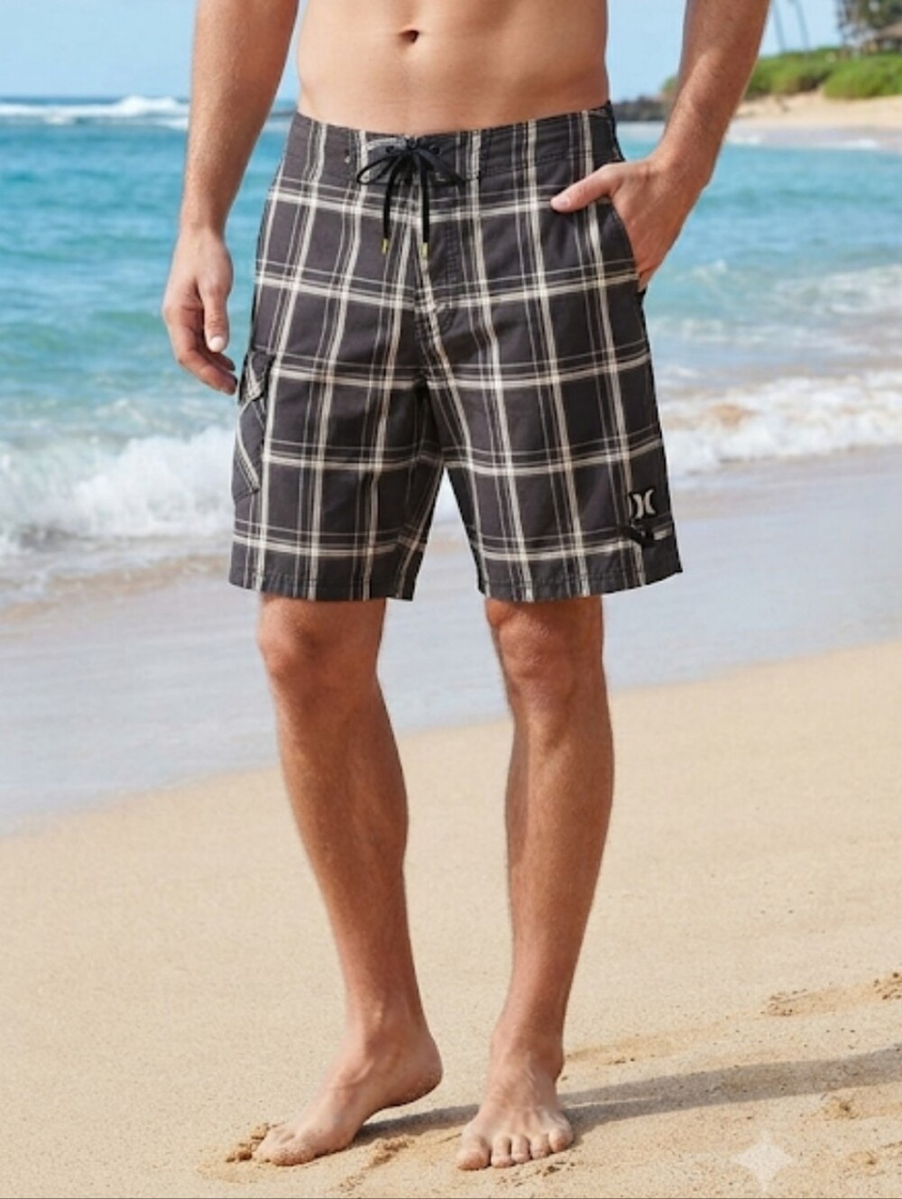 Hurley Men’s Windowpane B & W Plaid Boardshorts Size 32 - Excellent Condition